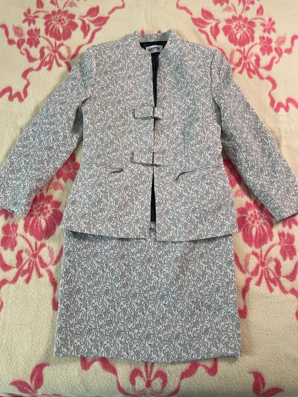 Vtg. Kasper Petite Skirt set tonal Cream and grey floral office workwear retro